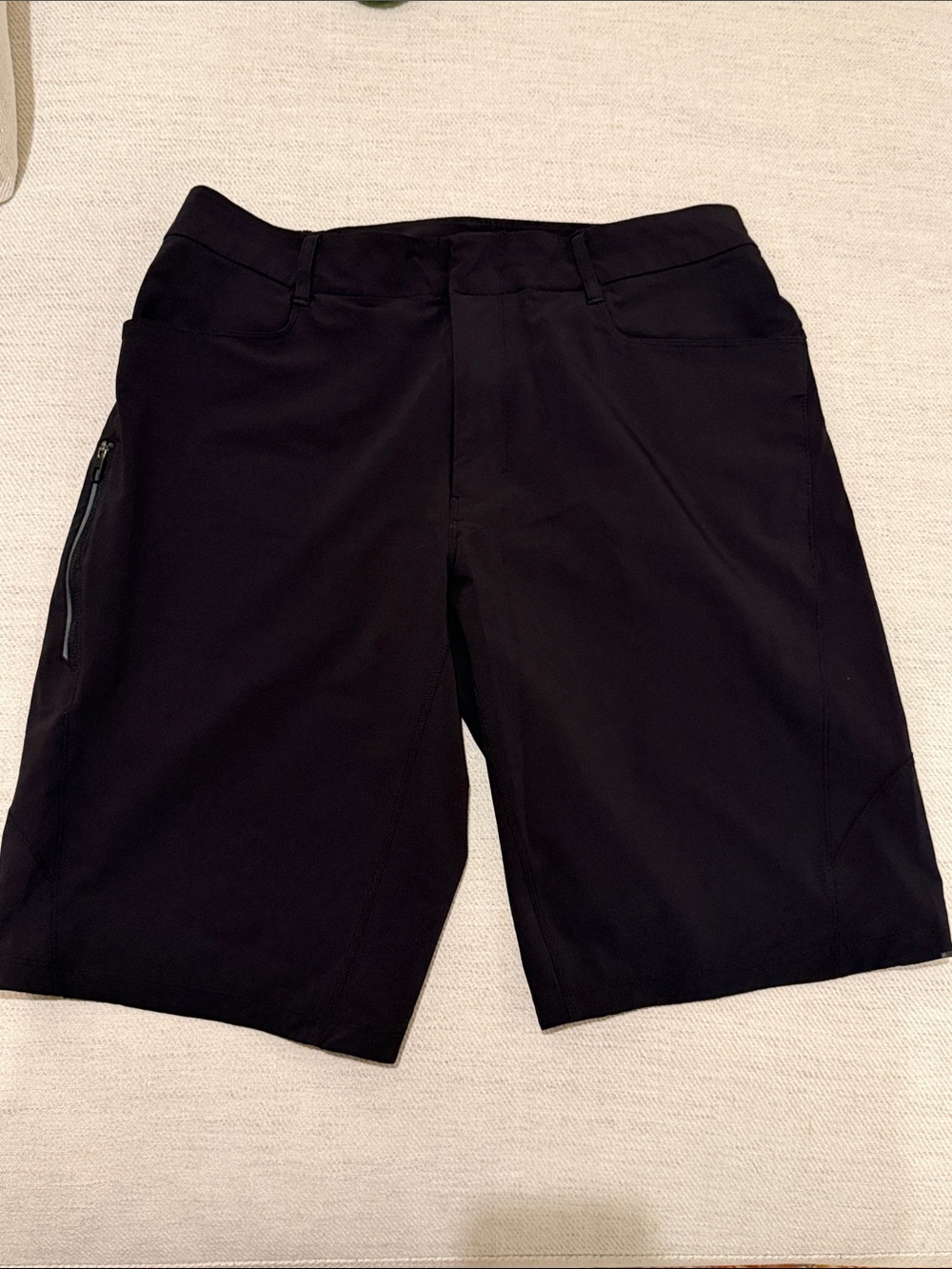 Lululemon Men's ABC Black Performance Shorts size 33 - new without tags